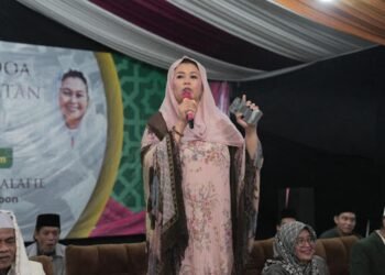 Yenny Wahid Awali Safari Kampanye Ganjar-Mahfud dengan Ziarah ke Makam Sunan Gunung Jati