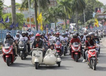 Cawapres No 3 Mahfud MD konvoi motor bersama pendukungnya di Pekanbaru