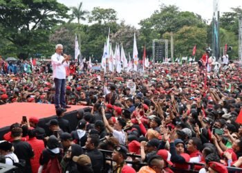 Ganjar Sentil Prabowo di ‘Hajatan Rakyat’ Kota Bandung