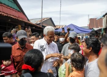 Ganjar Lihat Proses Pembuatan Jipang