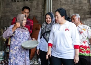 Jokowi Bagi-bagi Bansos Jelang Pemilu, Puan: Biar Rakyat yang Menilai