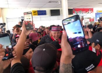 Lebih Dari 50 Ribu Massa Banjiri Kampanye Ganjar Pranowo di Kota Ruteng