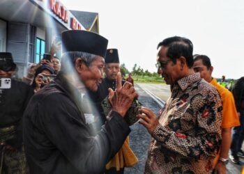 Disematkan Tanjak, Mahfud Jadi Warga Melayu