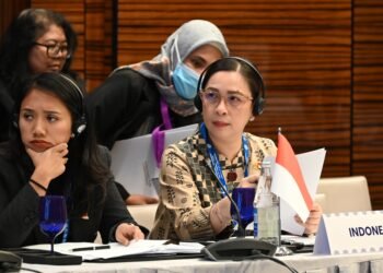 Anggota Badan Kerja Sama Antar-Parlemen (BKSAP) DPR RI Vanda Sarundajang bersama Puteri Anetta Komarudin/Sumber Foto : Dok DPR