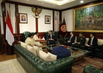 Menhan Bahas Isu Pertahanan dengan Dubes Cina