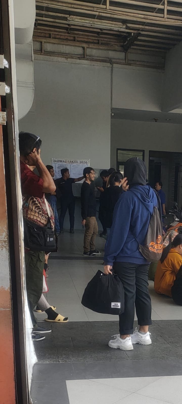 Gempa di Tuban, Karyawan Plasa Marina Surabaya Berhamburan Keluar Gedung