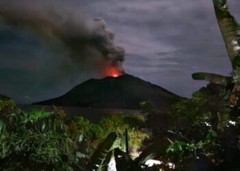 Status Gunung Awu dan Gunung Raung Naik Menjadi SIAGA