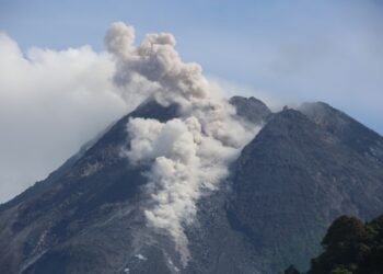 PVMBG Minta Masyarakat Sekitar G. Merapi Waspadai Guguran Lava dan Awan Panas