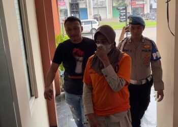 Ditusuk Pakai Samurai, Pembunuh Bos Toko Aurel Mode Tangerang Pakai Mobil Yaris