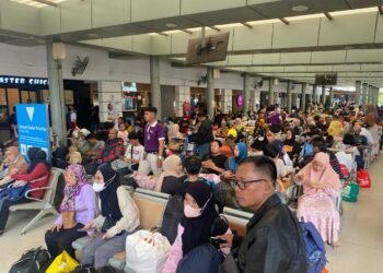 Pemudik Asal Surabaya Banjiri Stasiun Senen Jakarta