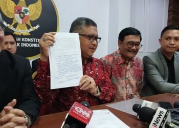 Hasto PDIP Serahkan Amicus Curiae Dari Megawati ke MK