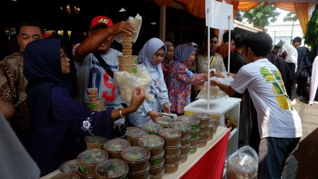 Menggoyang Lidah Pengunjung: Sego Pecel Magetan Meriahkan TMII