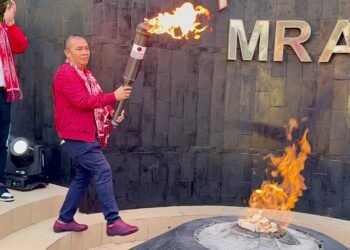 Diwakilkan Sukur, Megawati Serahkan Obor Api Mrapen Dibawa ke Arena Rakernas di Jakarta