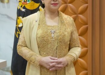 Pimpin Sidang Bersama DPR-DPD, Puan Pakai Kebaya Emas Buatan Didiet Maulana