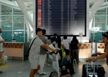 90 Penerbangan di Bandara Bali Batal Dalam Sehari Dampak Erupsi