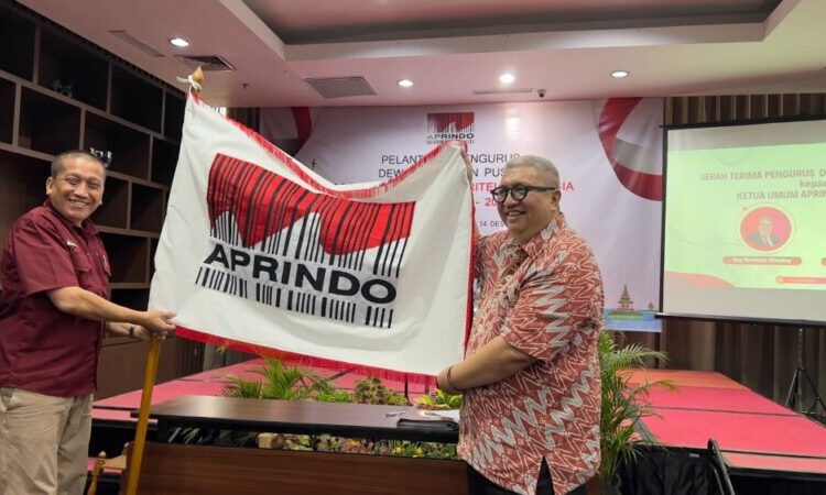 Jajaran Dewan Pimpinan Pusat Asosiasi Pengusaha Ritel Indonesia (DPP APRINDO) masa bakti 2024-2028 resmi dilantik, Sabtu 14 Desember 2024, di Hotel Soll Marina Serpong Tangerang.