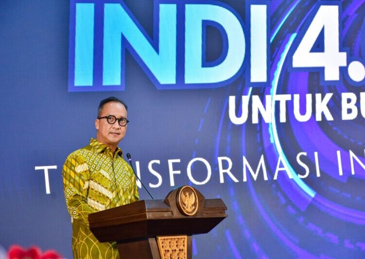 Menteri Perindustrian Agus Gumiwang Kartasasmita