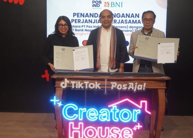 PT Bank Negara Indonesia (Persero) Tbk atau BNI menjalin kerja sama dengan PT Pos Indonesia (Persero) dalam mendukung pengembangan Usaha Mikro, Kecil, dan Menengah (UMKM). Pendatanganan kerja sama dilakukan oleh Pemimpin Divisi Retail Productive Banking BNI I Nyoman Astiawan dan SVP Retail Business PT Pos Indonesia W. Lily Selanno, serta disaksikan oleh Direktur Business Development dan Portfolio Management Pos Indonesia Prasabri Pesti. Acara tersebut digelar di Jakarta,  Jumat (20/12/2024).
