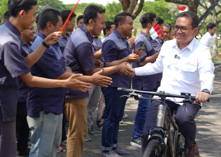 Mendag mengapresiasi pihak PT Insera Sena yang selalu memberikan kontribusi dalam upaya hilirisasi, mendorong pertumbuhan ekonomi Indonesia, dan meningkatkan ekspor Indonesia