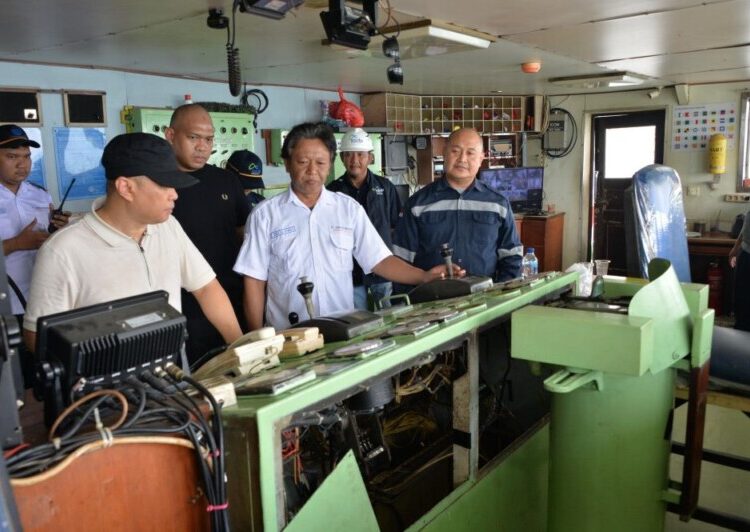 Menteri Perhubungan Dudy Purwagandhi meninjau beberapa lokasi jalur rencana operasi Nataru 2024/2025 di lintas penyeberangan Merak-Bakauheni, Minggu (8/12).