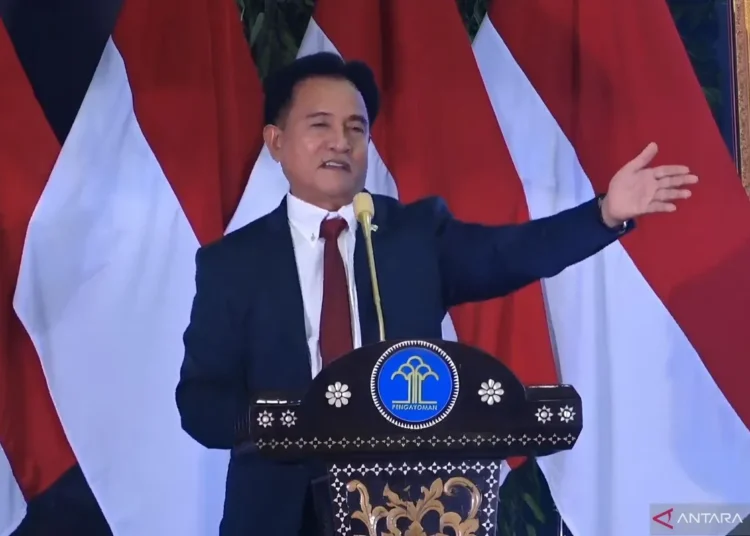 Menteri Koordinator Bidang Hukum, HAM, Imigrasi, dan Pemasyarakatan Yusril Ihza Mahendra menyampaikan orasi ilmiah pada Wisuda Politeknik Ilmu Pemasyarakatan (Poltekip) dan Politeknik Imigrasi (Poltekim) sebagaimana diikuti secara daring dari Jakarta, Rabu (11/12/2024)/dok ANTARA