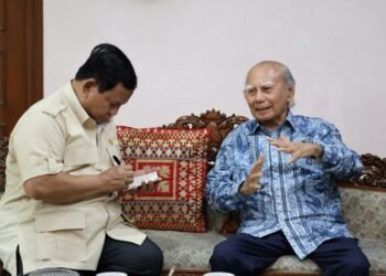 Kunjungi Emil Salim, Prabowo: Beliau Sampaikan Harapan, Orientasi Pengabdian untuk Negara