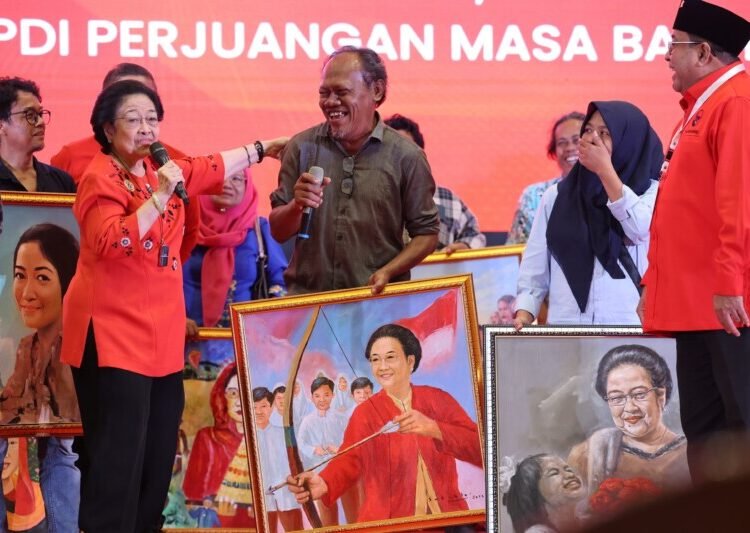 Ketua Umum DPP PDI Perjuangan (PDIP) Prof. Dr. Megawati Soekarnoputri mendapat kejutan ucapan selamat ulang tahun ke-78 dari sekitar 3.000 kader PDIP yang berkumpul di acara bimbingan teknis (Bimtek) anggota DPRD dari seluruh Indonesia.