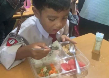 Sebanyak 3.151 Pelajar di Kota Surabaya Dapat Makan Gratis