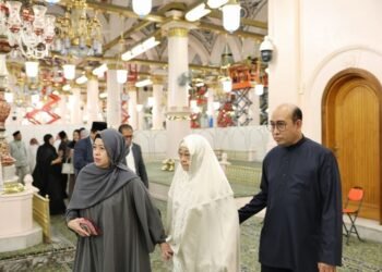 Megawati Ziarah Makam Nabi, Doakan Bung Karno dan Bangsa di Raudhah