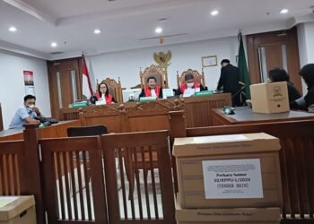 Pertahankan Putusan Persekongkolan Tender di BRIN, KPPU Bawa 3 Box Kardus Dokumen ke Sidang