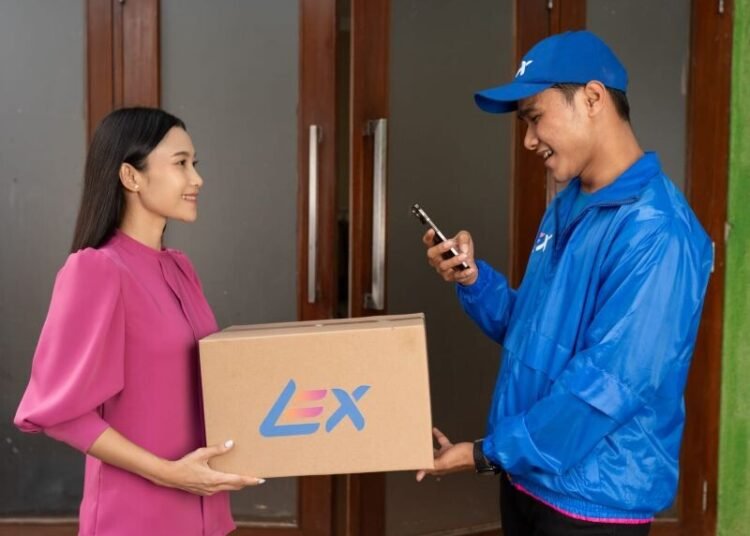 Lazada Indonesia (Lazada), salah satu platform e-commerce terkemuka di Indonesia, memastikan akses ekonomi digital inklusif ke semua daerah selama bulan Ramadan. Bersama dengan mitra logistik pihak ketiga, Lazada terus memperluas akses ekonomi digital ke daerah terpencil serta memastikan layanan pengiriman yang cepat dan andal, sekaligus meningkatkan pengalaman berbelanja online bagi masyarakat di seluruh Indonesia.