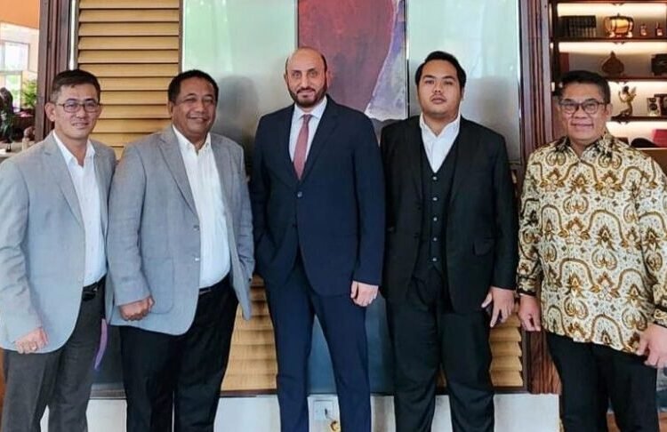 CEO Wiraraja Group Ahmad Ma'ruf Maulana (kedua kiri) red.