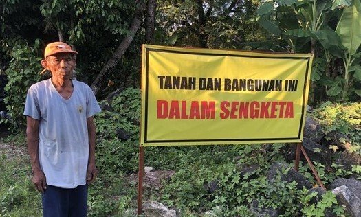 Mbah Tupon (68), korban mafia tanah