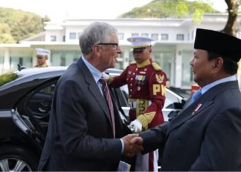 Prabowo Sambut Hangat Bill Gates di Istana Merdeka, Jemput Sejak Turun dari Kendaraan
