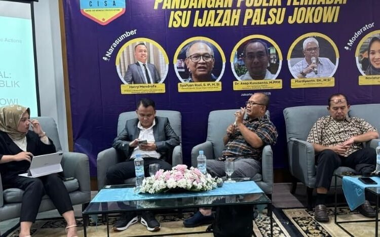 peneliti senior riset dan politik dari Badan Riset Inovasi Nasional (BRIN), Syafuan Rozi saat menjadi salah satu penanggap dalam kegiatan "Survei Nasional CISA: Pandangan Publik Terhadap Isu Ijazah Palsu Pak Jokowi" di Jakarta, pada Rabu, 21 Mei 2025.
