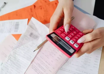 Harga Minyak Meroket, Pemerintah Harus Antisipasi Beban APBN