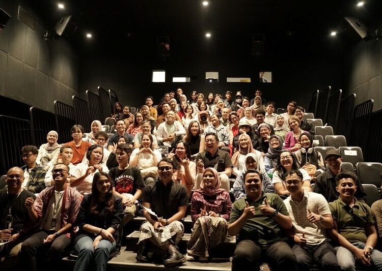 pemutaran film dokumenter DEMO(k)RAS(i): Keadilan Iklim bagi Seluruh Rakyat Indonesia karya Ahsania Aghnetta,