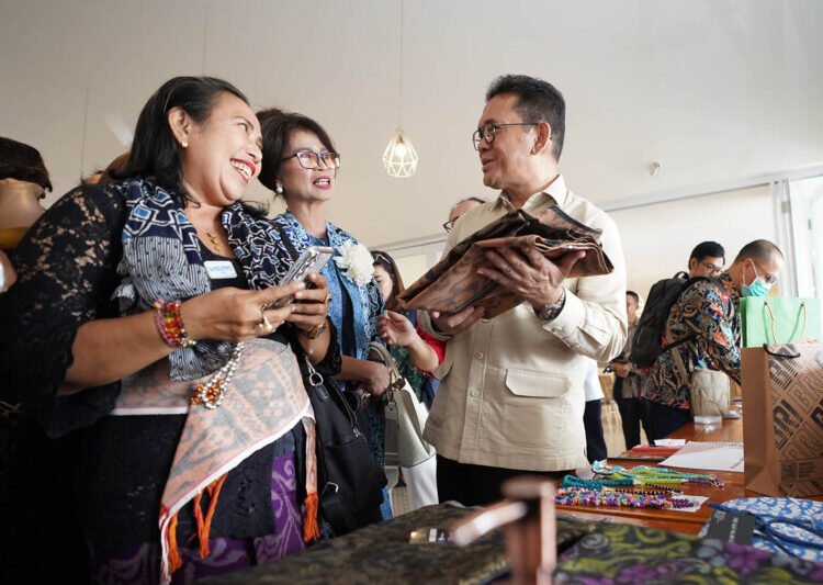 Menteri Perdagangan, Budi Santoso melakukan dialog “Bincang BISA Ekspor” bersama 30 pelaku UMKM di Denpasar, Bali, Selasa (29 Juli).