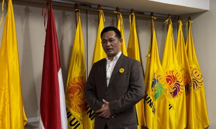 Bonifasius Hargens, atau yang lebih dikenal sebagai Boni Hargens resmi mendaftarkan diri sebagai calon Ketua Umum Ikatan Alumni Universitas Indonesia (ILUNI UI) periode 2025-2028 di gedung Universitas Indonesia (UI), Salemba, Jakarta Pusat, pada Senin (14/7/2025).