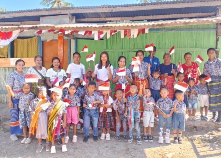 Dokumentasi kegiatan upacara bendera memperingati HUT ke-80 RI di PAUD Hati Suci, Lalosuk