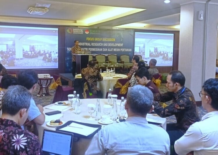 Focus Group Discussion Industrial Research and Development Sektor Industri Permesinan dan Alat Mesin Pertanian di Bandung, Selasa (12/8).