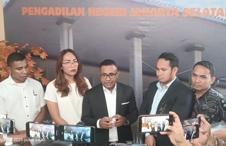 kuasa hukum YBTA, Chandra Goba, dalam konferensi pers di Jakarta, Kamis (14/8/2025).