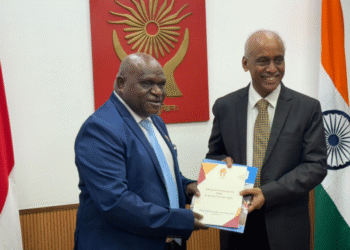 Menteri HAM RI Natalius Pigai disambut Ketua Komnas HAM India Justice V. Ramasubramanian di New Delhi