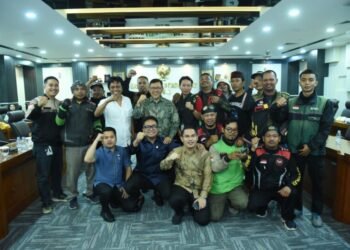 BAM DPR Dukung Tuntutan Pengemudi Ojol Turunkan Potongan Aplikasi Jadi 10%