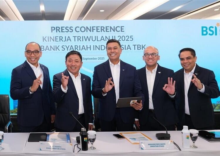Direktur Utama BSI Anggoro Eko Cahyo mengatakan kinerja yang kuat pada Triwulan II/2025 adalah buah dari konsistensi Perseroan fokus pada bisnis khas bank syariah, yakni emas dan islamic ecosystem terutama layanan haji dan umrah