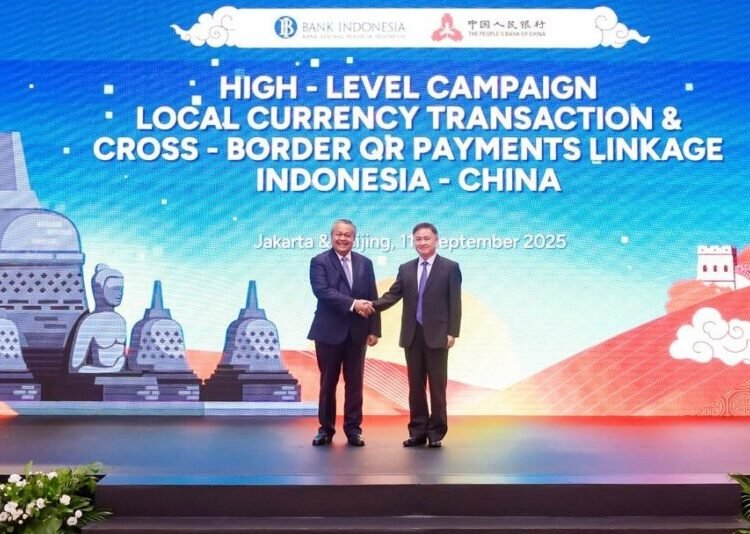 Gubernur Bank Indonesia Perry Warjiyo dan Gubernur People's Bank of China (PBoC) Pan Gongsheng di Beijing Kamis (11/09).