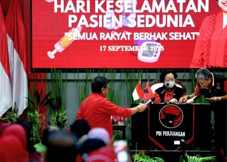 Ketua Umum DPP PDI Perjuangan (PDIP) Prof. Dr. Megawati Soekarnoputri menghadiri peringatan Hari Keselamatan Pasien Sedunia yang jatuh pada 17 September.