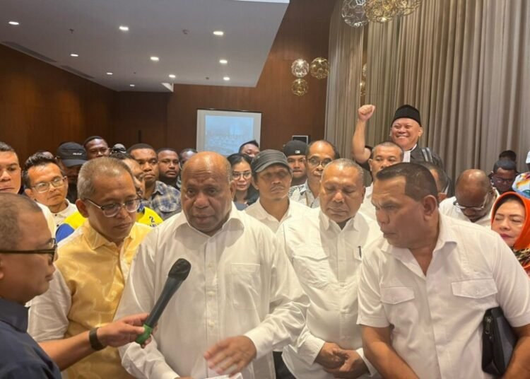 Pasangan calon gubernur dan wakil gubernur nomor urut 02 di Pilgub Papua, Mathius Derek Fakhiri-Aryoko Rumaropen (Mariyo)