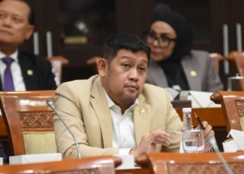 DPR Desak OJK Hapus Aturan Penagihan Utang Gunakan Debt Collector