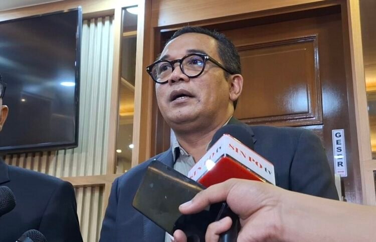 Anggota DPR RI Fraksi Partai Kebangkitan Bangsa (PKB), Iman Sukri, meraih gelar doktor di Fakultas Ilmu Administrasi Universitas Indonesia (UI) dengan predikat Sangat Memuaskan.